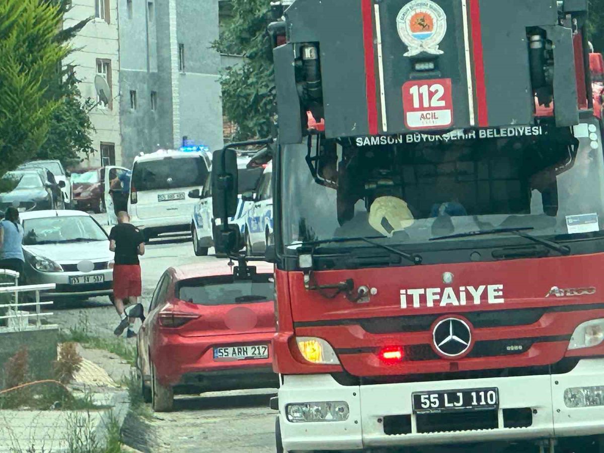 Atakum'da çatıda intihar girişimi
