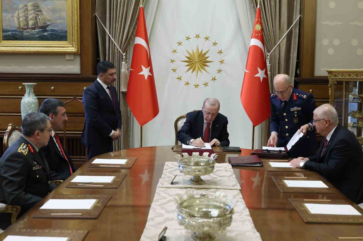 Erdoğan'dan YAŞ kararlarına hayırlı olsun mesajı