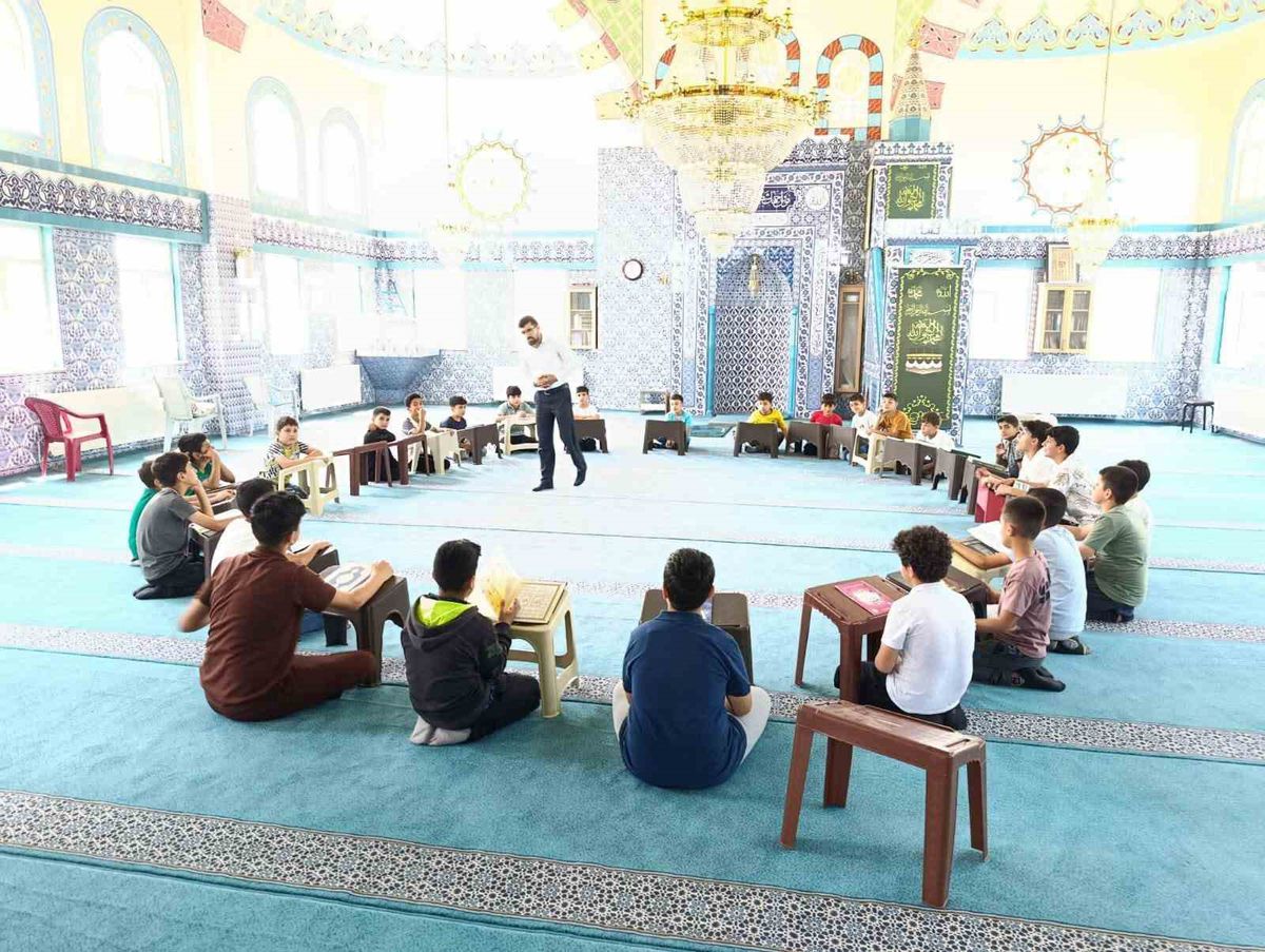 Edremit'te Öğrencilere Bağımlılıkla Mücadele Semineri
