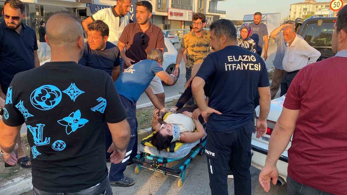 Elazığ'da Zincirleme Kaza: 3 Yaralı