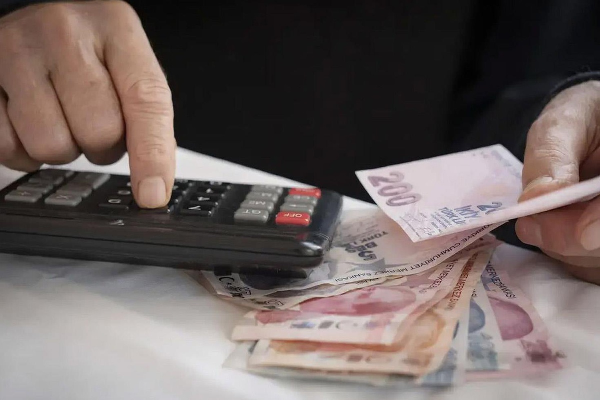 Emeklilere zam farkının ödeneceği tarih netleşti