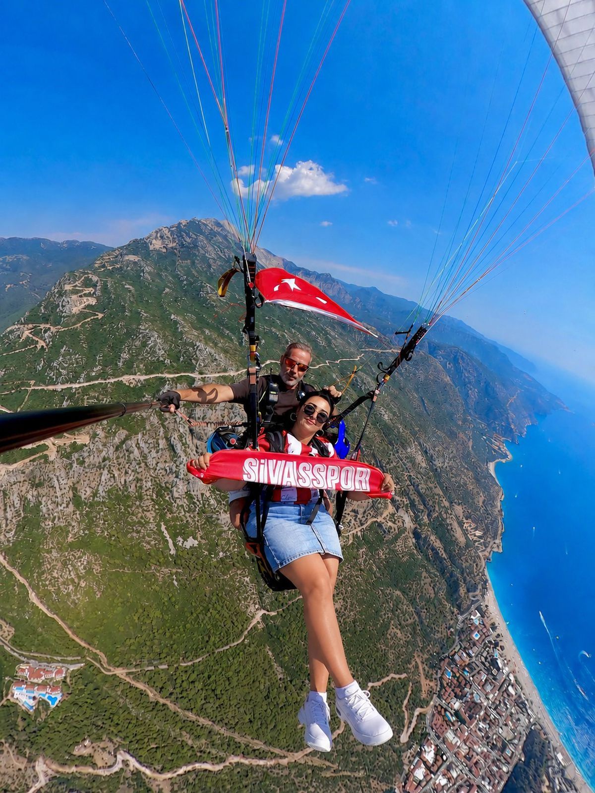 Sivaslı Meral Bahtiyar'dan Gökyüzünde Sivasspor Sevgisi