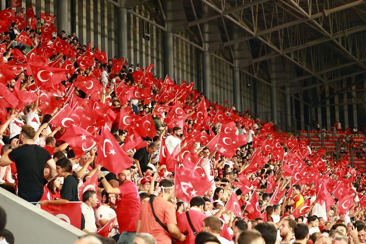 İzmir'e çifte müjde: A Milli Takım Gürsel Aksel'de, Süper Lig'e Adnan Süvari adı