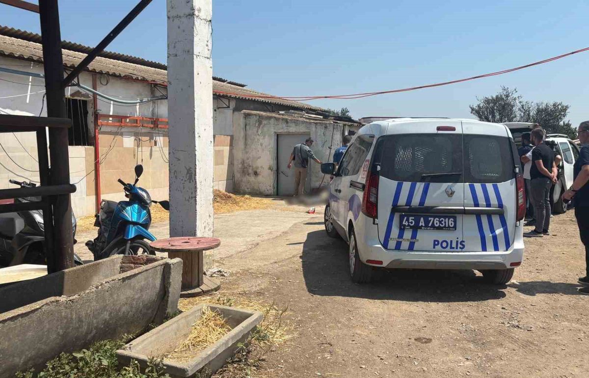Manisa'da Ahır Bakıcısı Ölü Bulundu