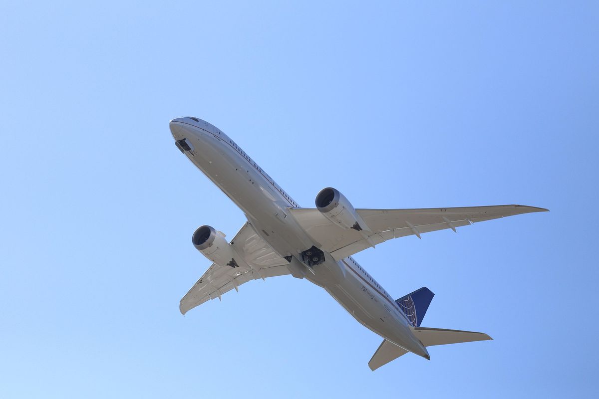 Tokyo'da Tehlikeli Yakınlaşma: Yolcu Uçağı ile Özel Jet 20 Metreye Kadar Yaklaştı