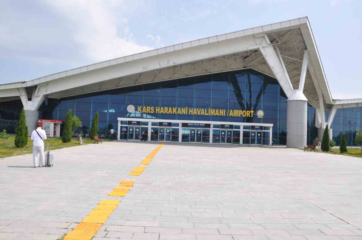 Kars Harakani Havalimanı'ndan rekor: İlk 6 ayda 307 bin yolcu