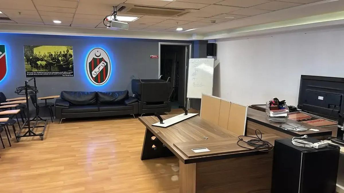 Karşıyaka Belediyesi ile Kulüp Arasındaki Tahliye Krizi Sürüyor