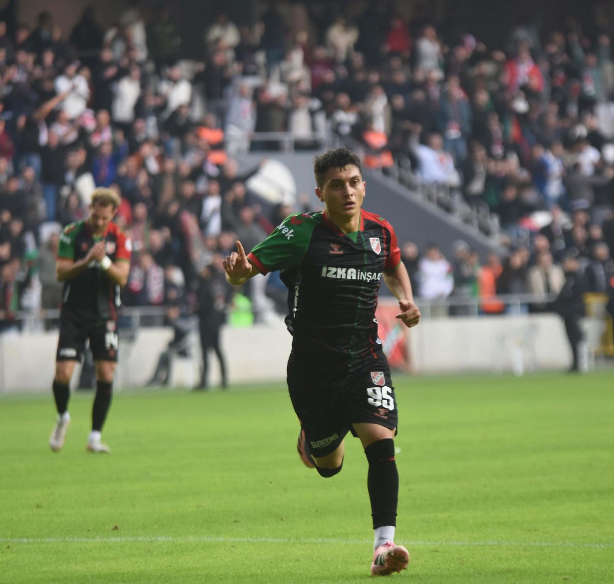 Karşıyaka'dan Süper Lig'e Bir Transfer Daha: Berat Şahin Amedspor'un Radarında