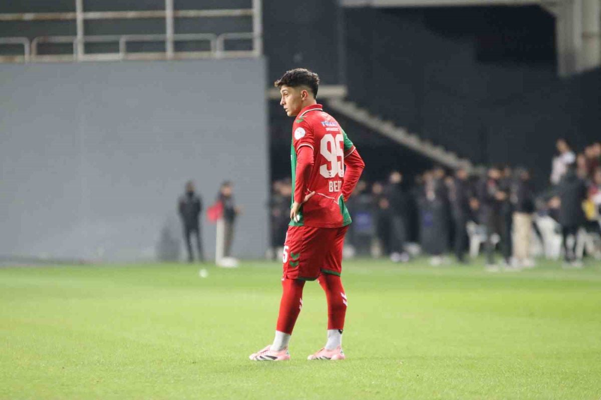 Karşıyaka'nın genç yıldızı Berat Şahin'e Süper Lig'den talip