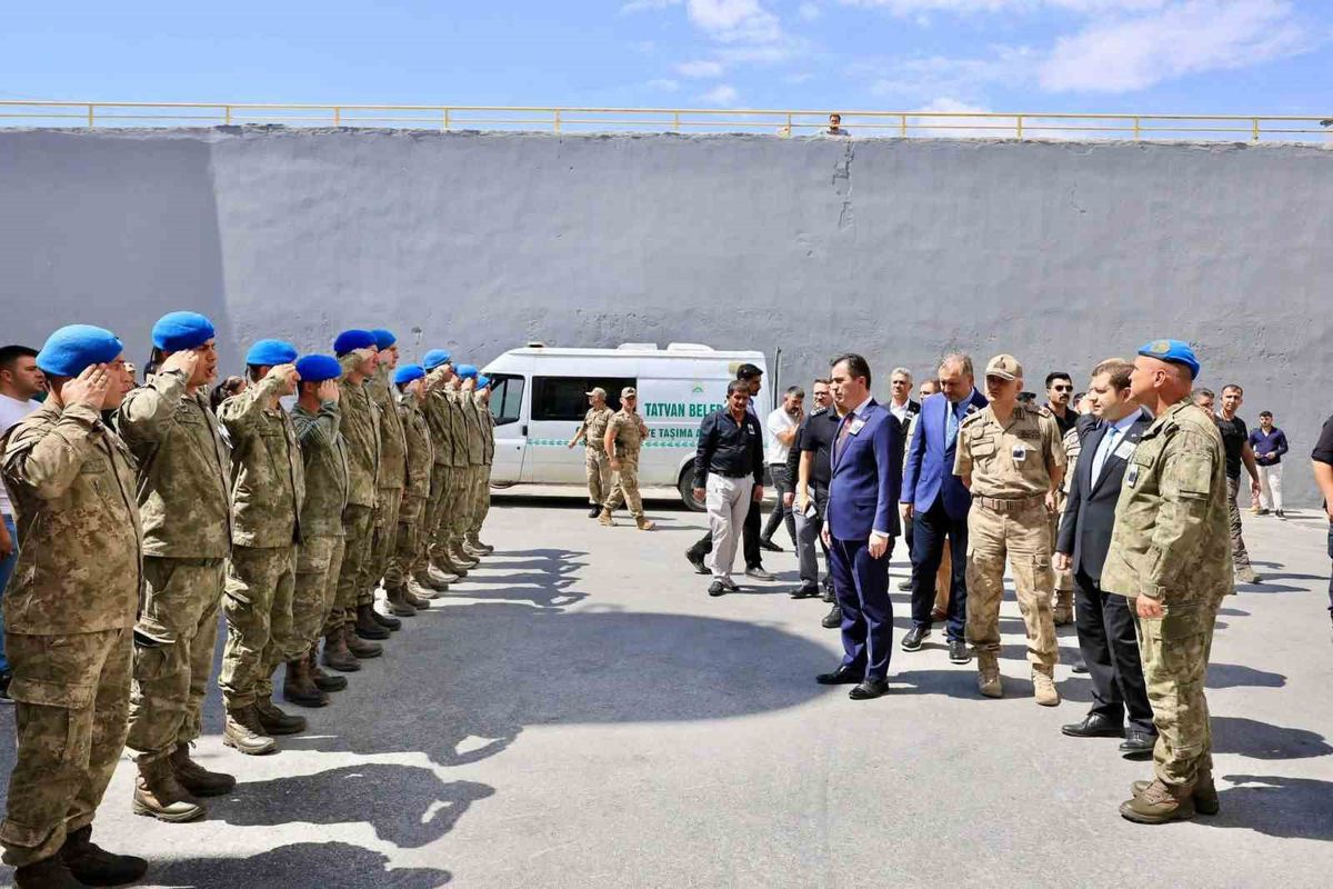 Tatvan'da Şehit Uzman Çavuş Ahmet Balaban Son Yolculuğuna Uğurlandı