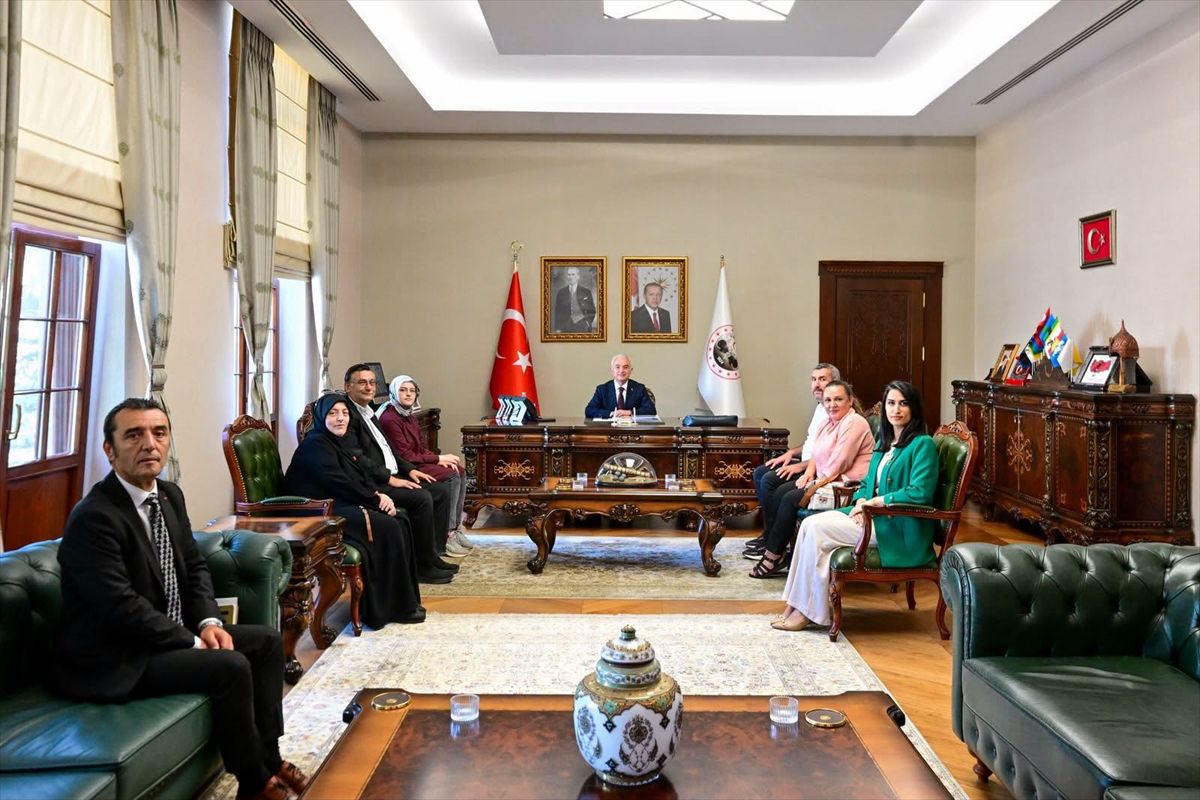 Vali Turan, Şehit Önk'ün Ailesiyle Bir Araya Geldi