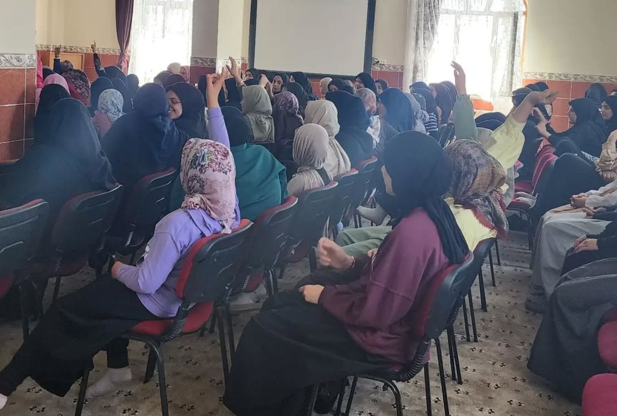 Bayburt'ta 'Kırmadan Konuşabilmek' Semineri