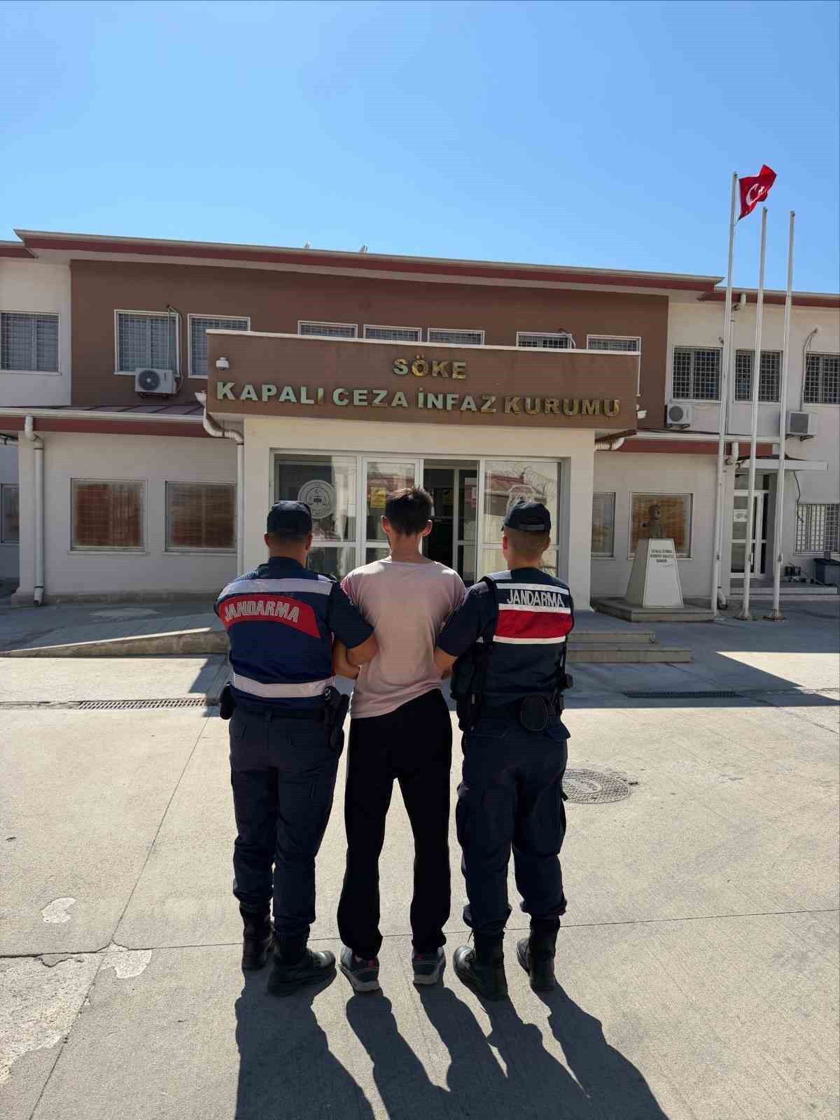 Kuşadası'nda Firari Hükümlü Jandarma Operasyonuyla Yakalandı