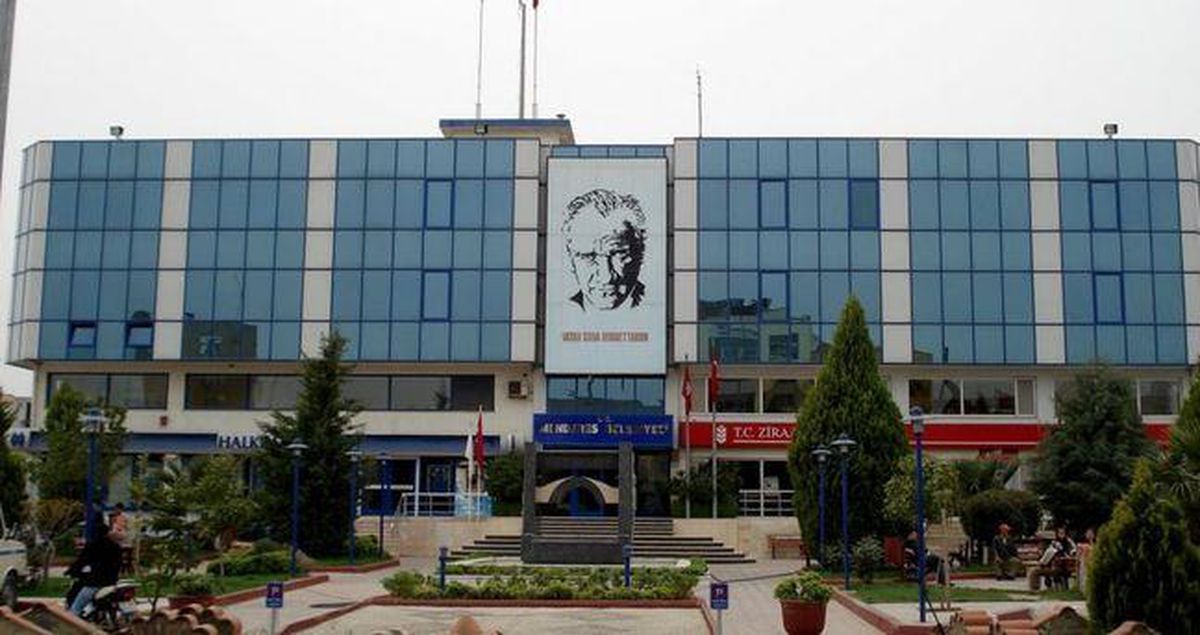 Menderes Belediyesi hangi partinin, başkanı kim? Menderes Belediyesi meclis üyeleri kimler?