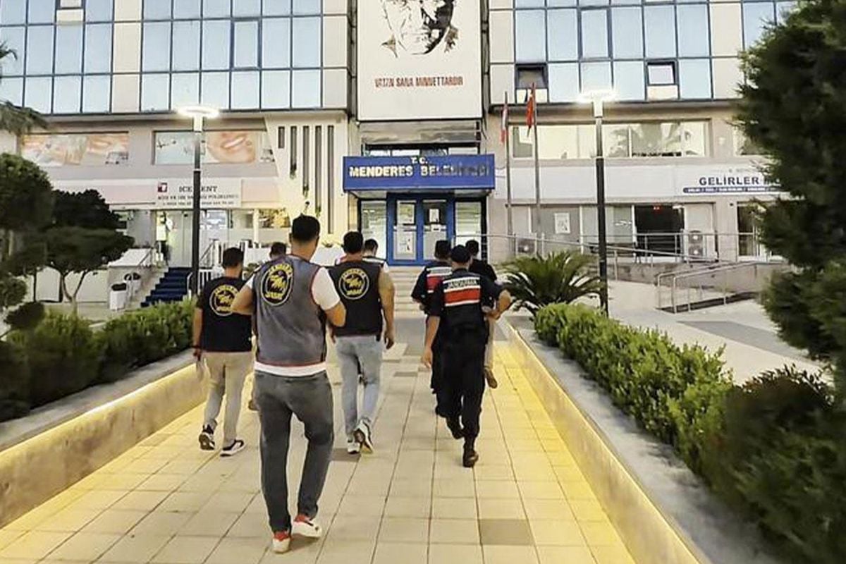 Menderes Belediyesi'ndeki rüşvet pazarlığı dosyaya girdi: Ses kayıtları her şeyi anlatıyor
