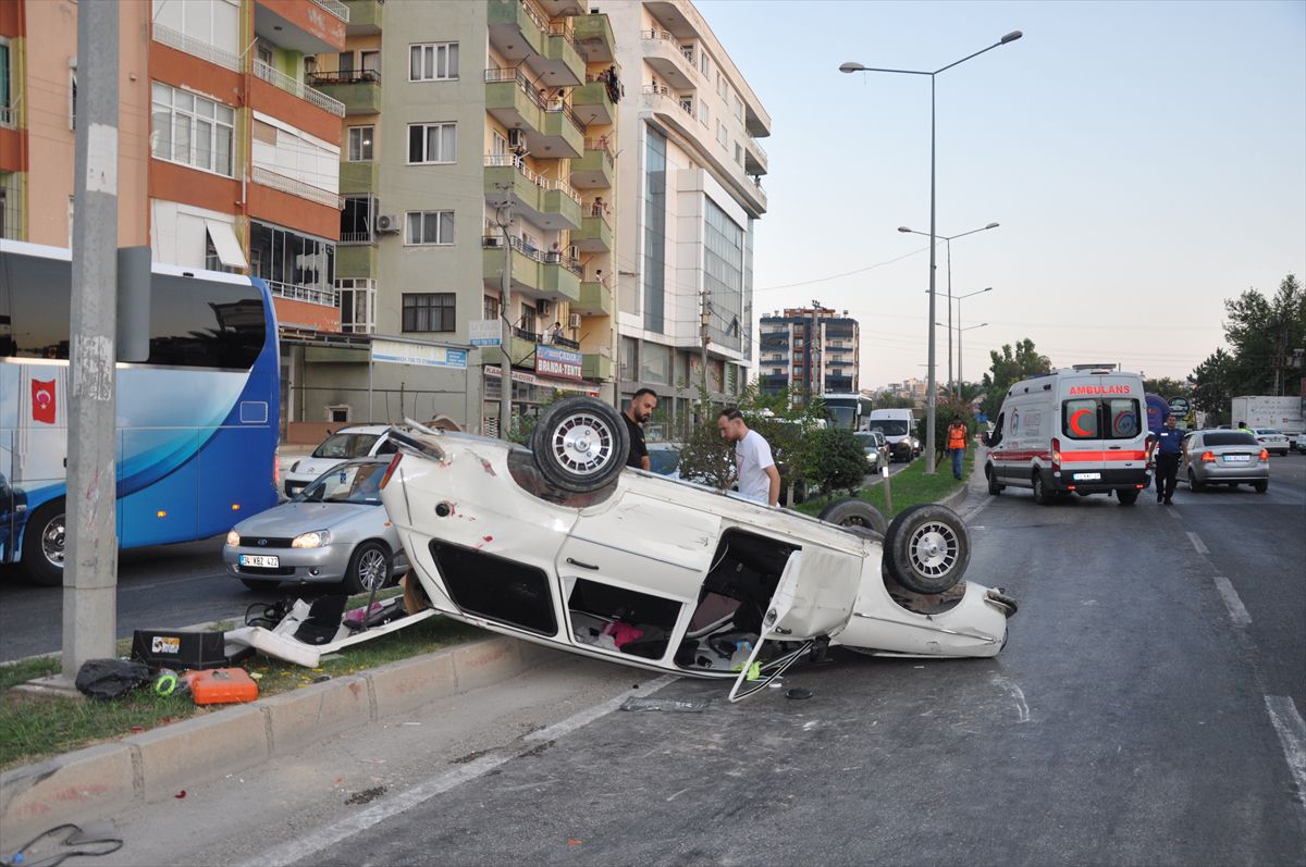 Silifke'de Tır-Otomobil Çarpışması: Anne ve Kızı Yaralandı