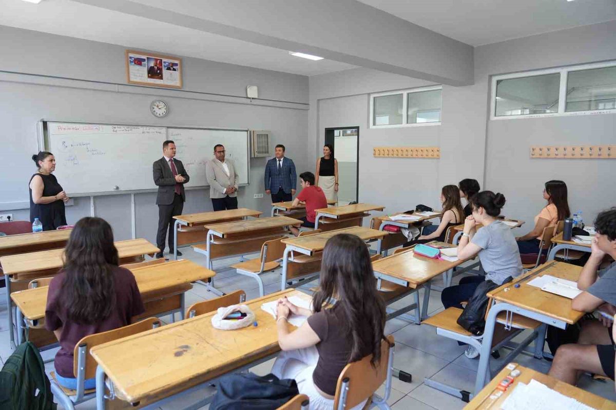 Müdür Çay'dan DYK ve tercih danışmanlığı ziyareti