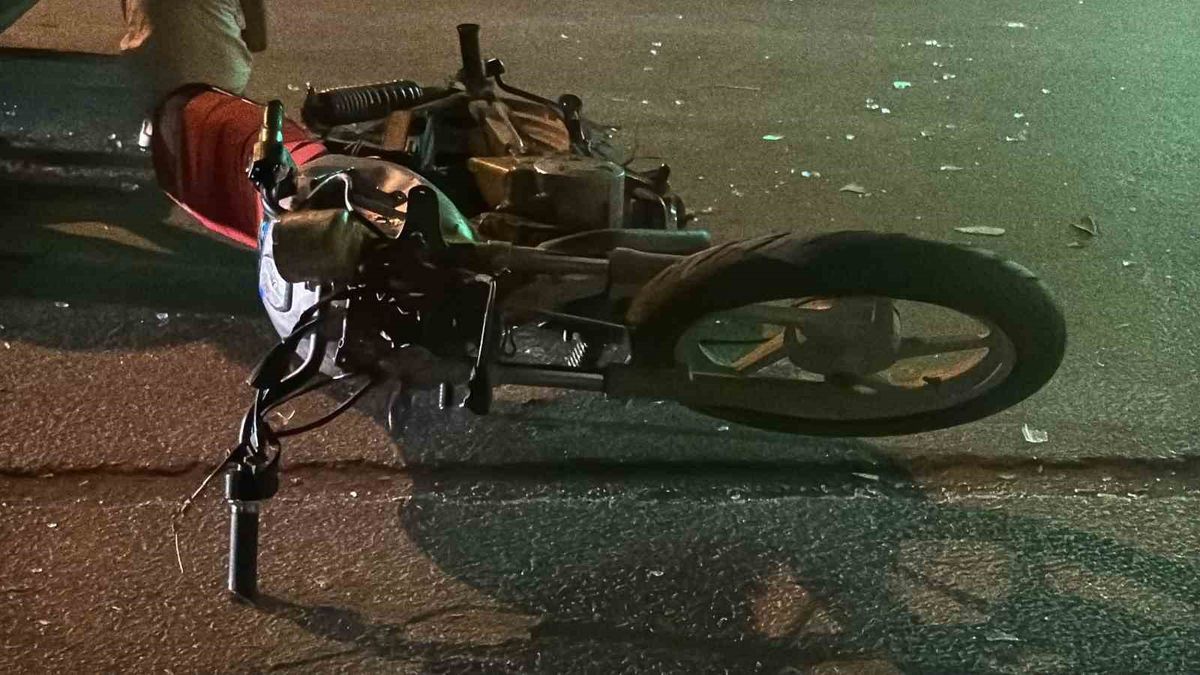 Eskişehir'de Plakasız Motosiklet Kazası: Sürücü ve Yolcu Kaçtı