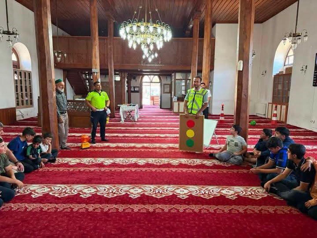 Refahiye'de Yaz Kur'an Kursu Öğrencilerine Trafik Güvenliği Eğitimi