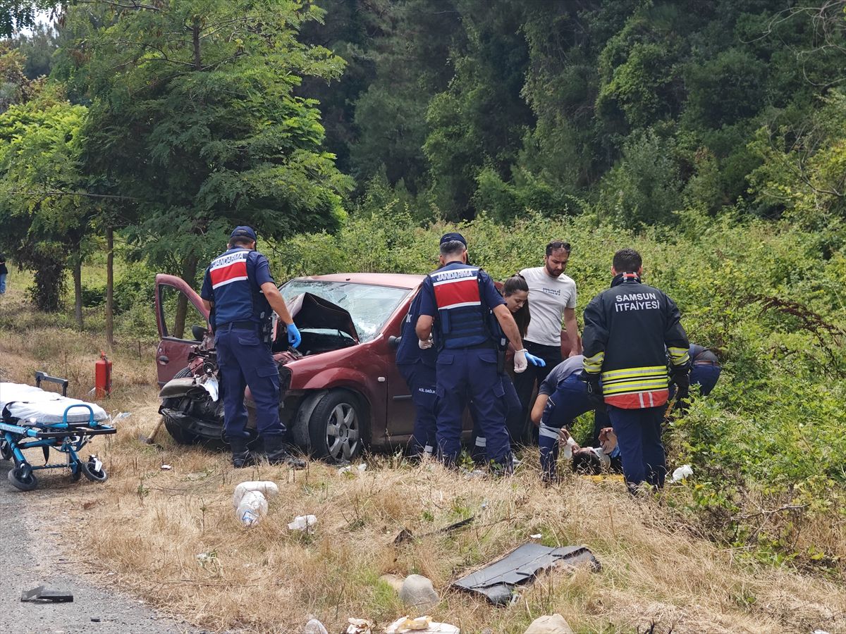 Samsun'da Kamyon ile Otomobil Çarpıştı: 2 Yaralı
