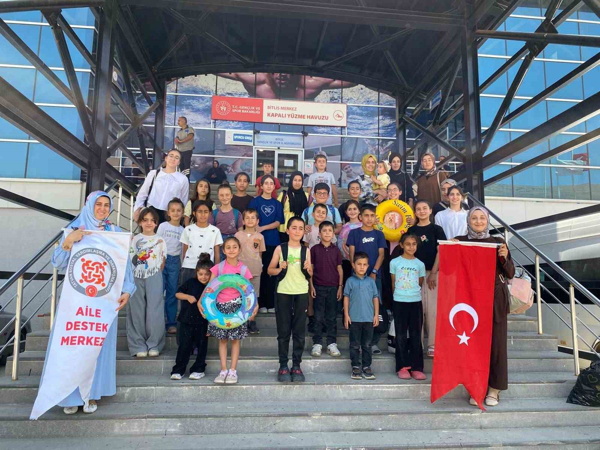 ADEM çocukları yüzme etkinliğinde buluştu