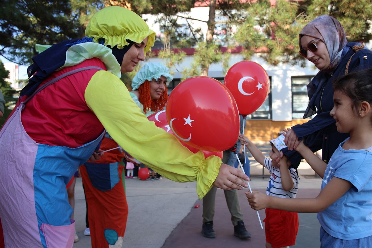 Tokat Belediyesi 2. Geleneksel Mahalle Şenlikleri 15 bin çocuğa ulaştı