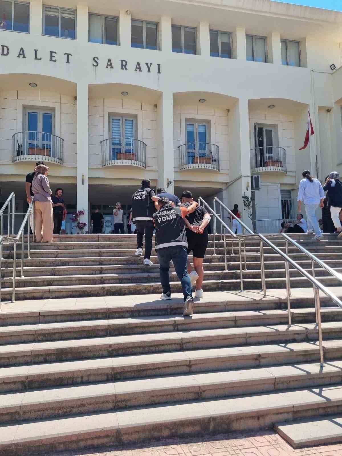 Bodrum'da drone destekli uyuşturucu operasyonu: 2 tutuklama