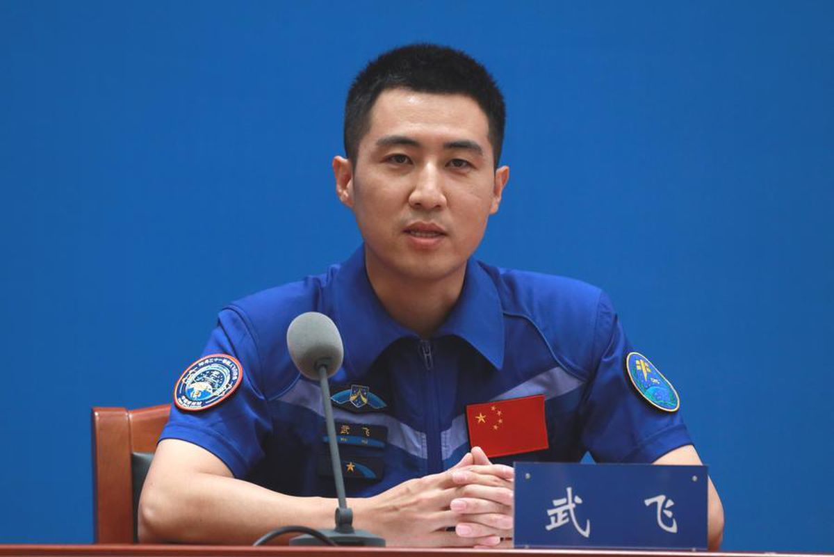 Shenzhou-21 Astronotları Pekin'de İlk Kez Basınla Buluştu