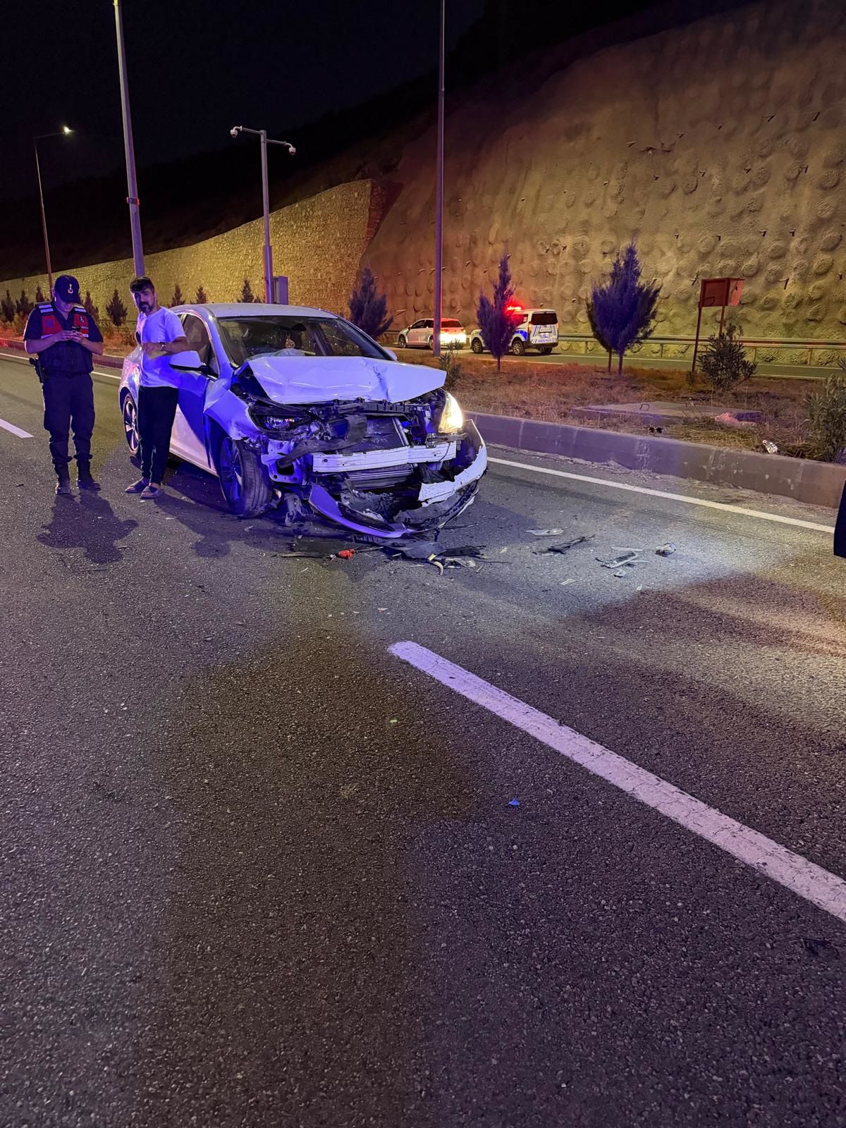 Gercüş'te Tünel Girişinde Kaza: 12 Yaralı
