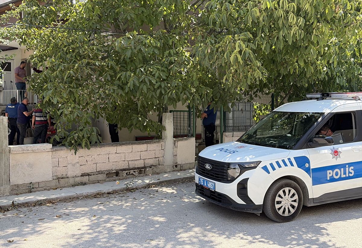 Park Tartışması Kanlı Bitti: Baba ve Oğul Yaralı, Şüpheli Tutuklandı