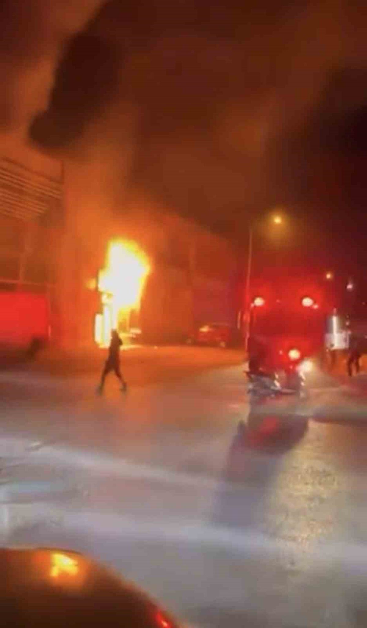 Bursa'da iş yeri yangını söndürüldü