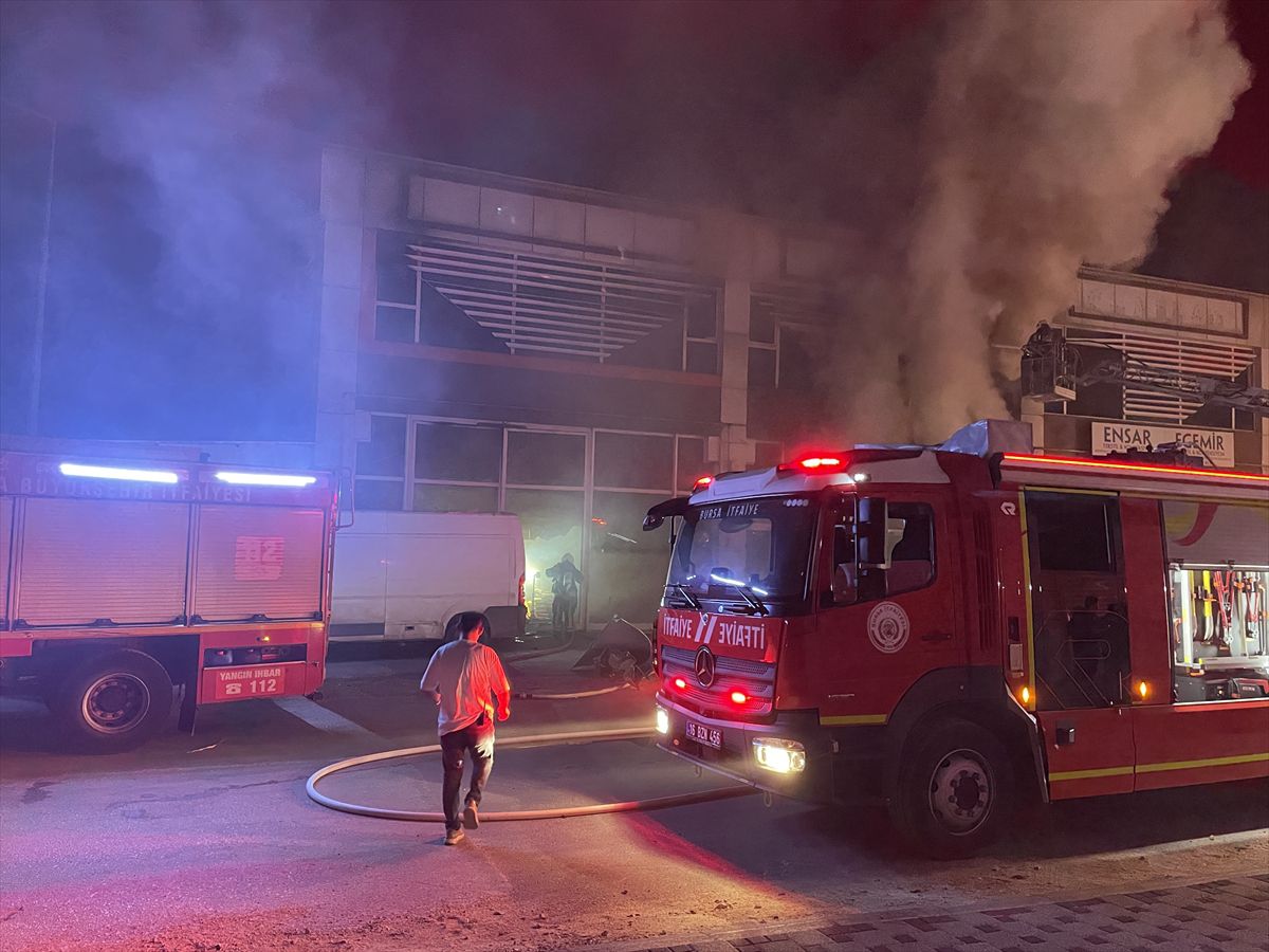 Bursa’da İş Yeri Yangını Kontrol Altına Alındı