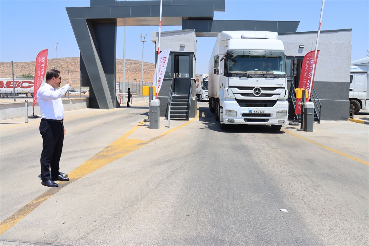 Reyhanlı'da 1200 TIR Kapasiteli Modern Tır Parkı Hizmete Açıldı