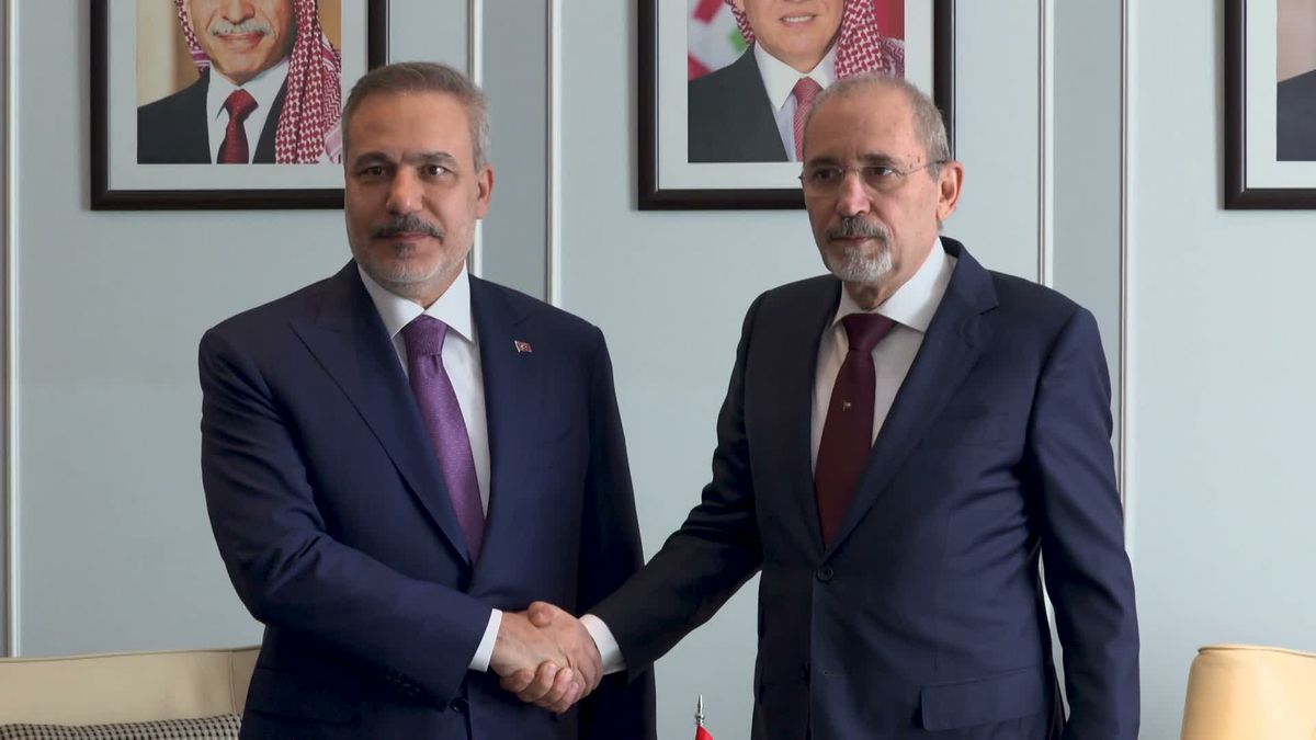 Fidan, Amman'da Ürdünlü mevkidaşı Safadi ile görüştü