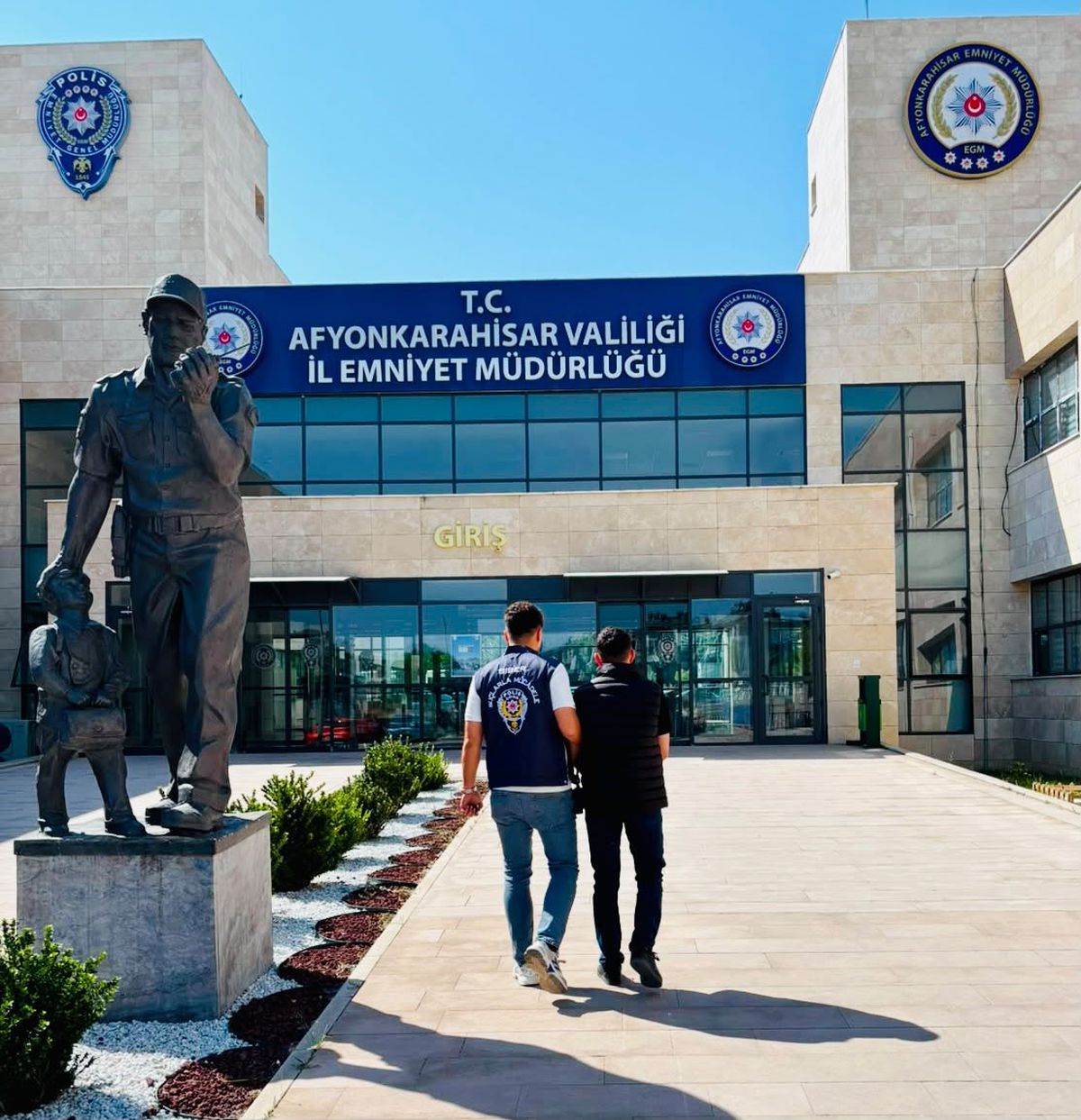 Afyonkarahisar'da Dolandırıcılık Hükümlüsü Yakalandı