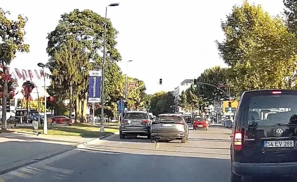 Makas Atan Sürücü Hayatını Hiçe Saydı