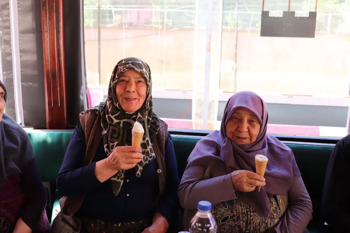 Bilecik Huzurevi'nde Dondurma İkramı Etkinliği