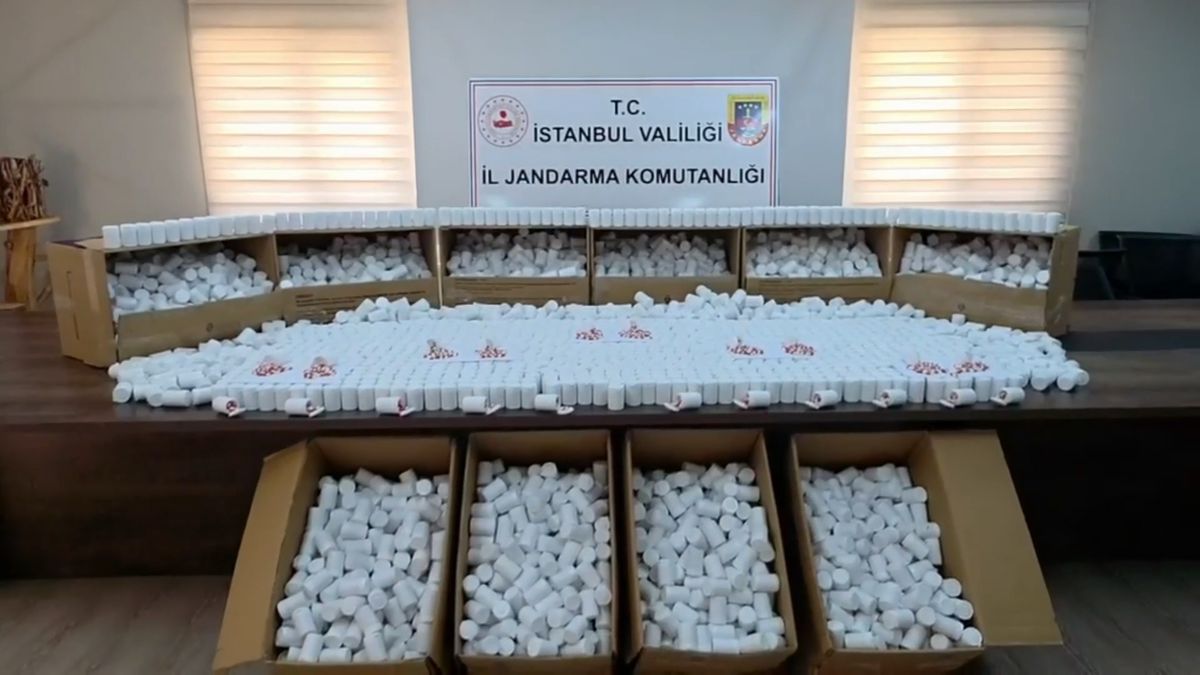 İstanbul'da Dev Uyuşturucu Operasyonu: 257 Bin 850 Hap Ele Geçirildi, 2 Şüpheli Tutuklandı
