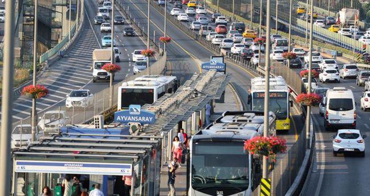 İstanbul'da trafik var mı? SON DAKİKA! 5 Ağustos Çarşamba hangi ilçelerde trafik var, hangi yollar kapalı?