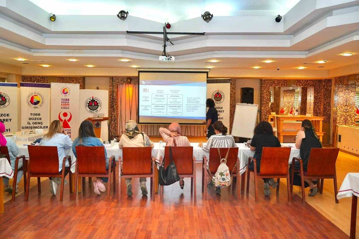 Düzce'de Kadın Girişimcilere Stratejik Düşünme Eğitimi Sürüyor