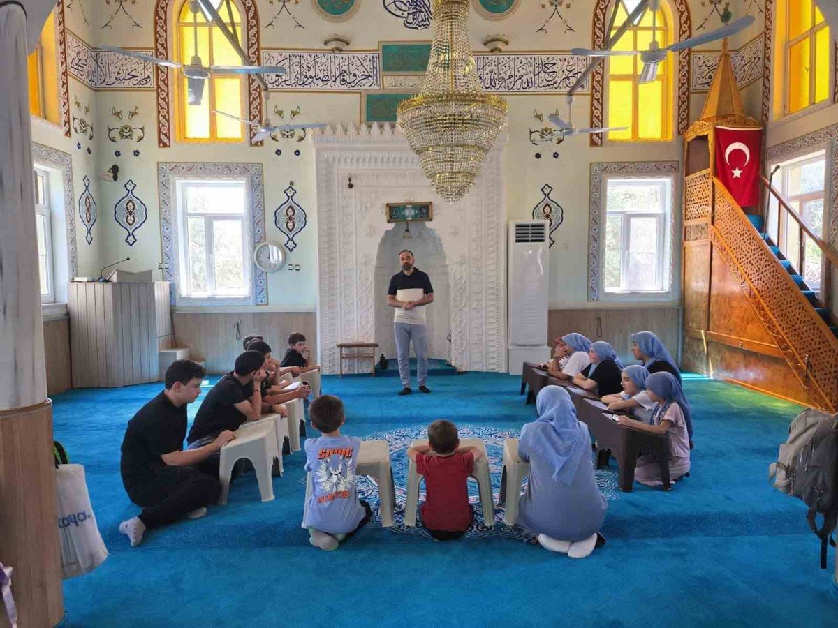 Kuyucak’ta Yaz Kur’an Kursu Öğrencilerine Değerler Eğitimi