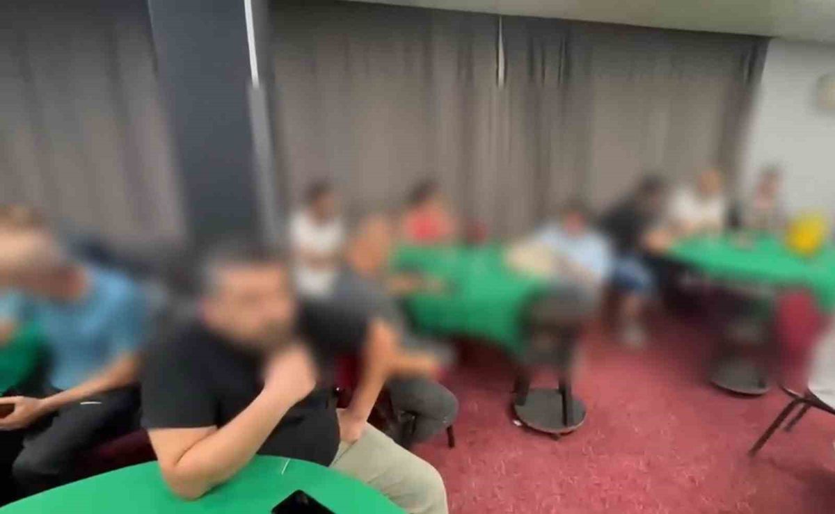 Manisa'da düğün salonu kumarhane çıktı: 55 kişiye 638 bin lira ceza