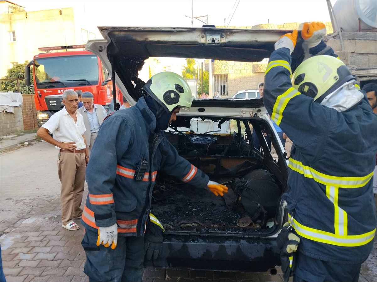 Mardin'de Park Halindeki Araçta Yangın