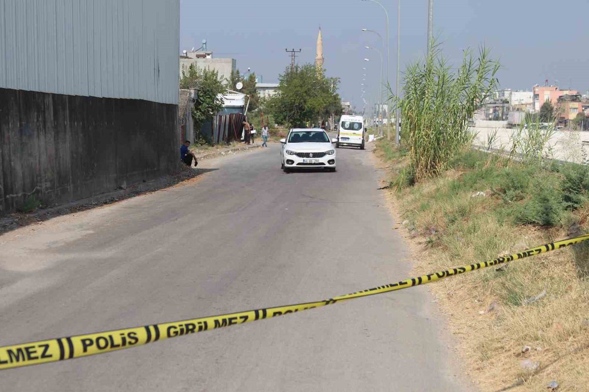 Adana'da Motosikletli Saldırı: 1 Yaralı