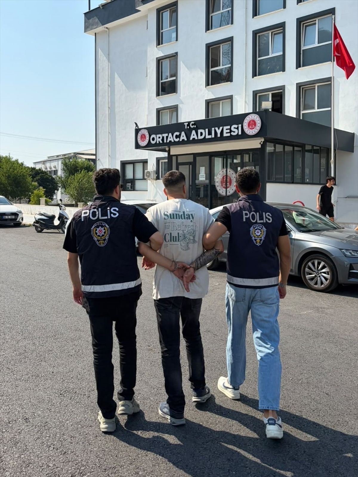 Dalaman'da Firari Hükümlü Havalimanında Yakalandı