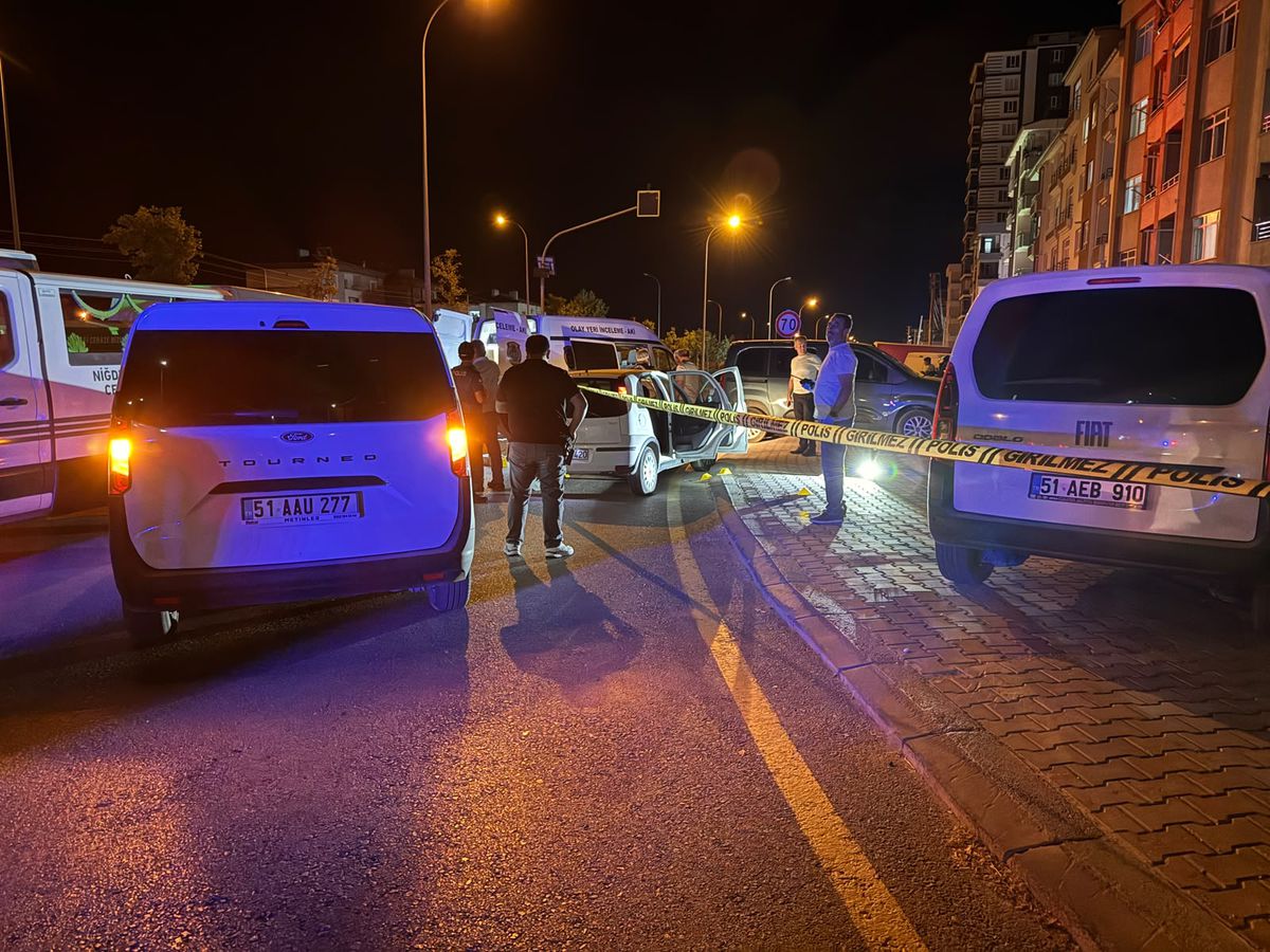 Niğde'de Park Halindeki Otomobilde Silah Sesleri: Bir Kadın Hayatını Kaybetti