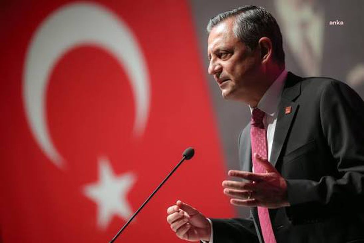 Özgür Özel'den çerçeve yasa teklifine usul eleştirisi