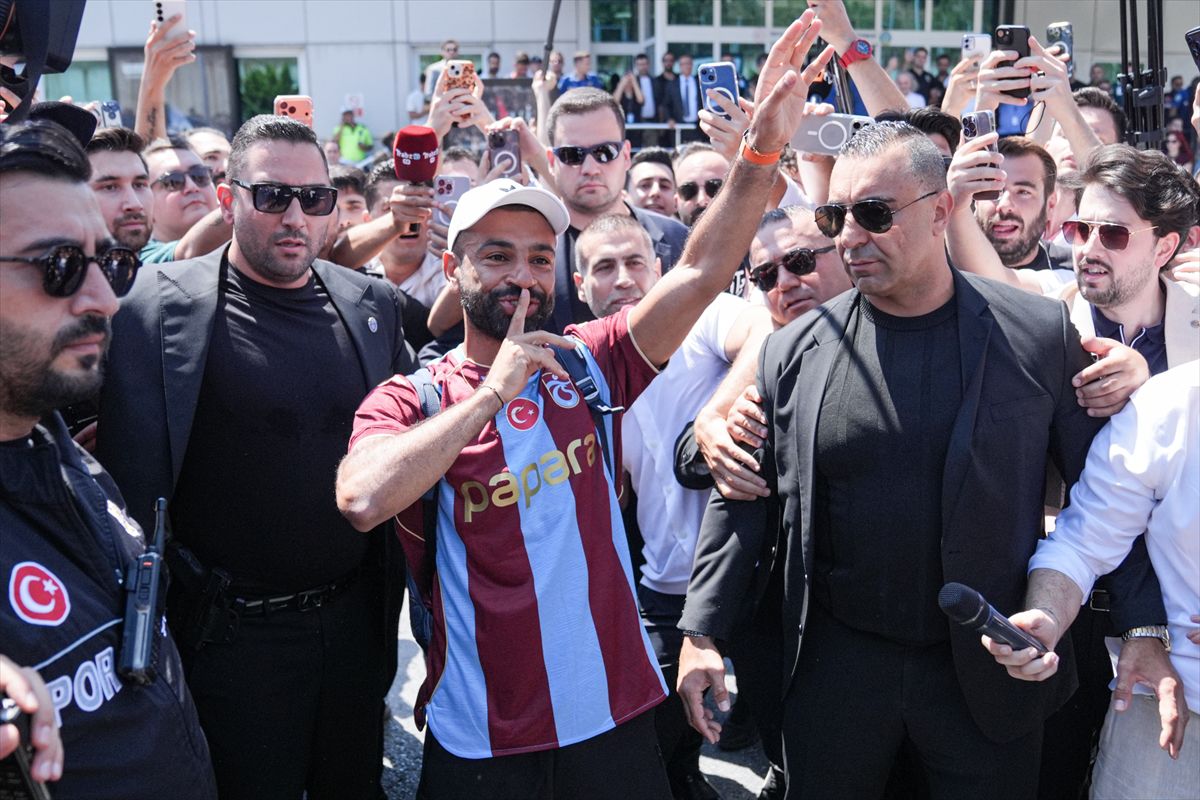 Salah İstanbul'da! Trabzonspor'a Transfer İçin Geldi