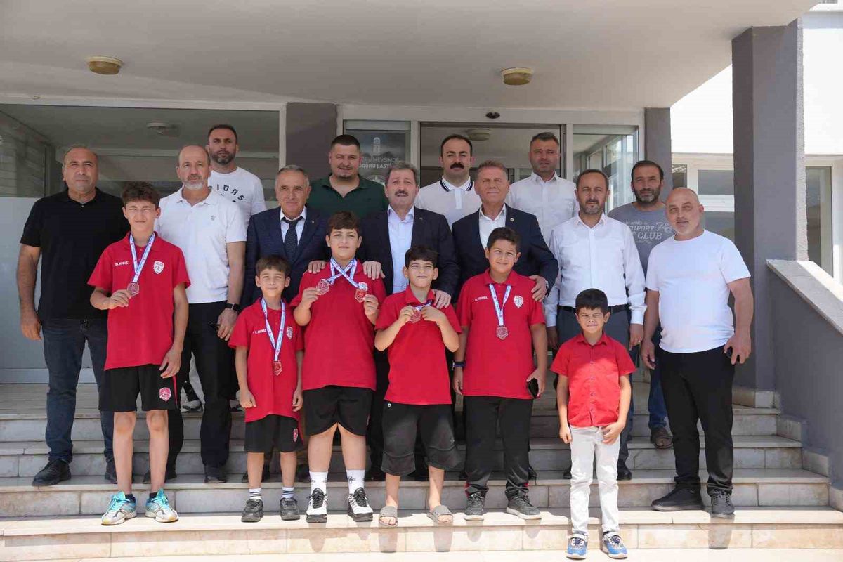 Samsunlu Minik Güreşçilerden Ankara'da Büyük Başarı