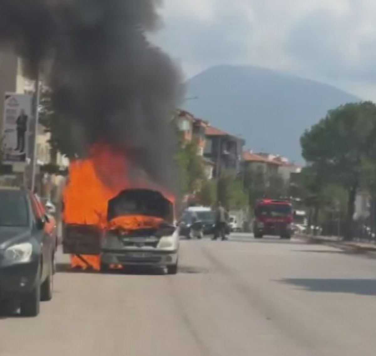Amasya'da Seyir Halindeki Otomobil Alev Aldı